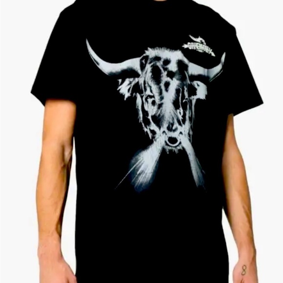 Givenchy Other - GIVENCHY Men’s Bull Logo T-Shirt Black and White size Small